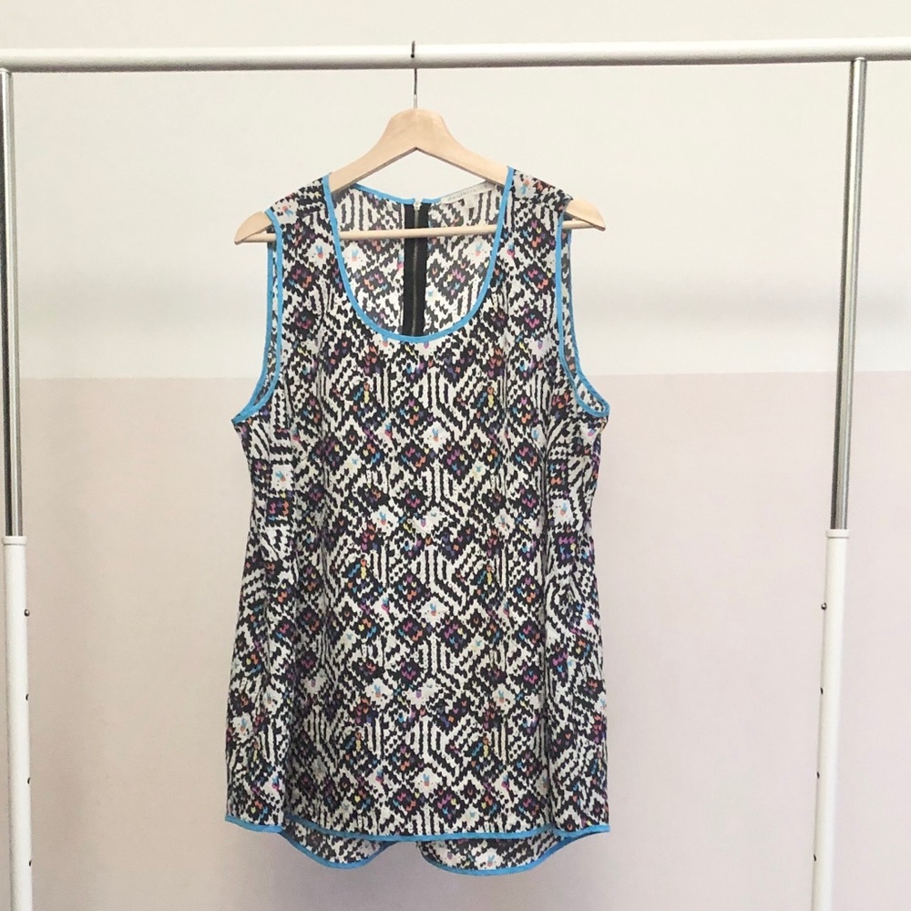 Multicolored geometric sleeveless with zipper back